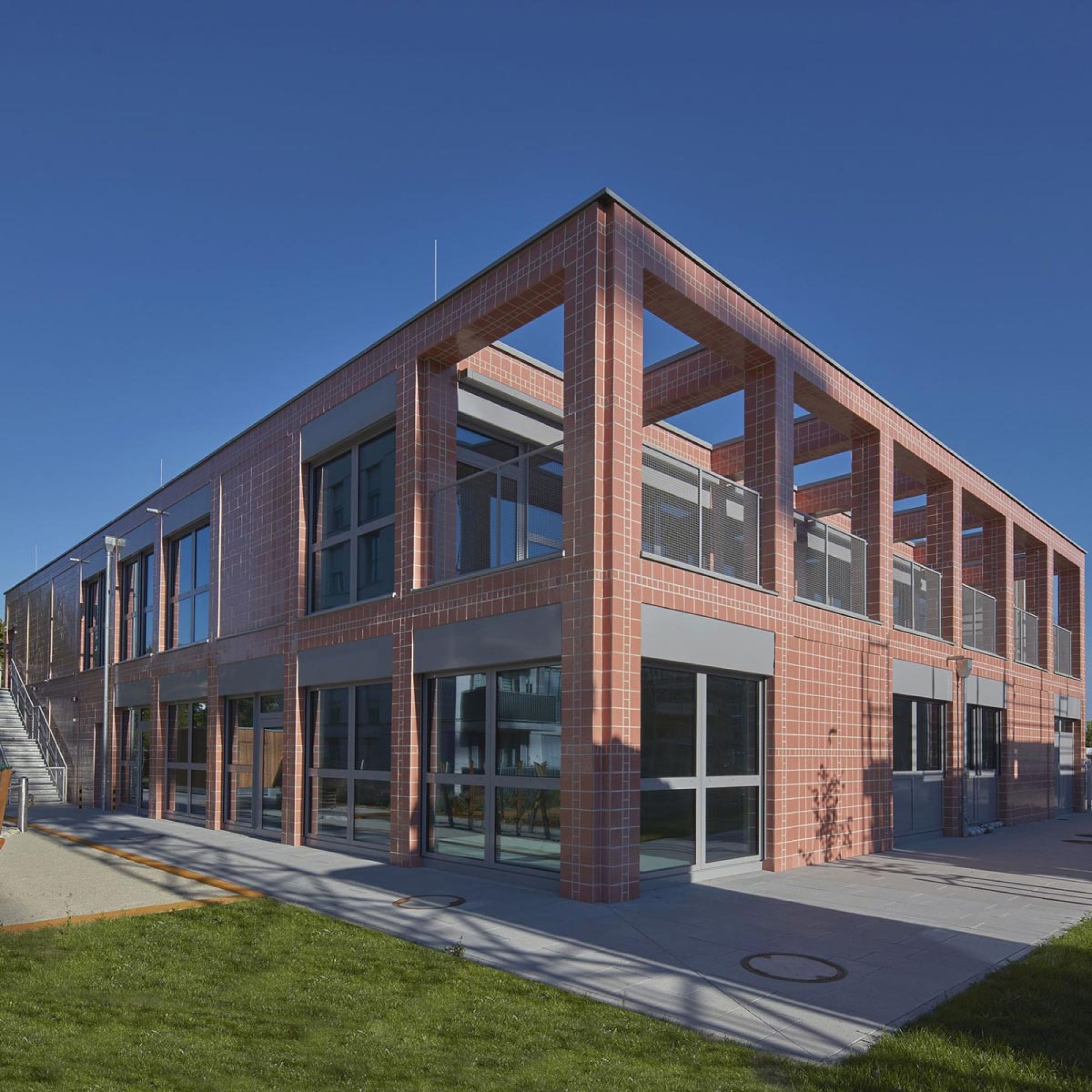 Referenz: Glasur-Keramik (Kita in München)